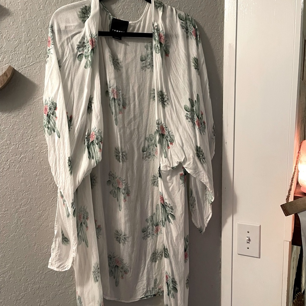 Nordstrom Trouvé cactus kimono